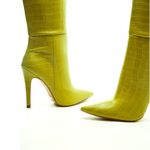 bota-feminina-cano-longo-salto-fino-verde-cecconello-1870014-1-g