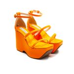 sandalia-laranja-plataforma-cecconello2026007-3-d