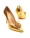 Scarpin-couro-ouro-salto-alto-cecconello-2396018-4-d