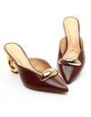 Mule-couro-marrom-salto-medio-vazado-cecconello-2494001-5-e