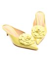 mule-couro-amarelo-salto-baixo-cecconello-2473008-3-2473008-3-f
