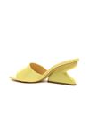 tamanco-couro-amarelo-salto-medio-cecconello-2555001-2-2555001-2-d