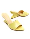 tamanco-couro-amarelo-salto-medio-cecconello-2555001-2-2555001-2-e