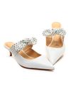Mule-couro-branco-salto-baixo-cecconello-2473016-1-f