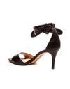 Sandalia-couro-preto-salto-medio-cecconello-2538010-1-d