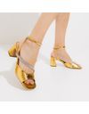 Sandalia-ouro-salto-bloco-medio-cecconello-2564001-1-b