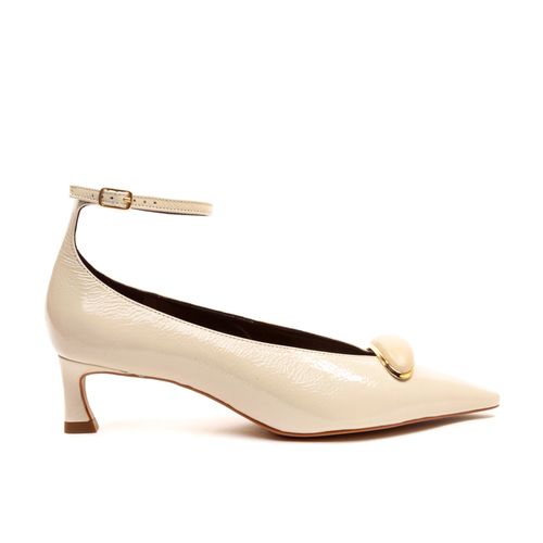 Scarpin Couro Off White Salto Baixo Cecconello 2639005-2