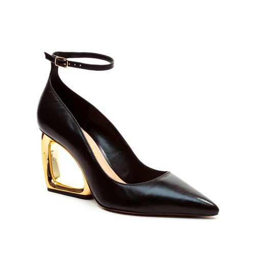Scarpin Couro Preto Salto Alto Vazado Cecconello 2634001-7