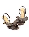 sandalia-couro-cinza-salto-medio-cecconello-2656001-1-2656001-1-f.jpg