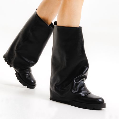 Bota Couro Preto Cano Médio Cecconello 2622002-1