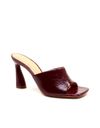 tamanco-couro-bordo-salto-alto-cecconello-2693002-2-2693002-2-c.jpg
