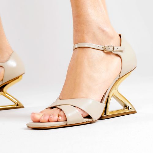 Sandália Couro Off White Salto Alto Cecconello 2654002-2