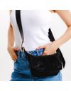 bolsa-izza-couro-preto-cecconello-c2911-2-c2911-2-c.jpg