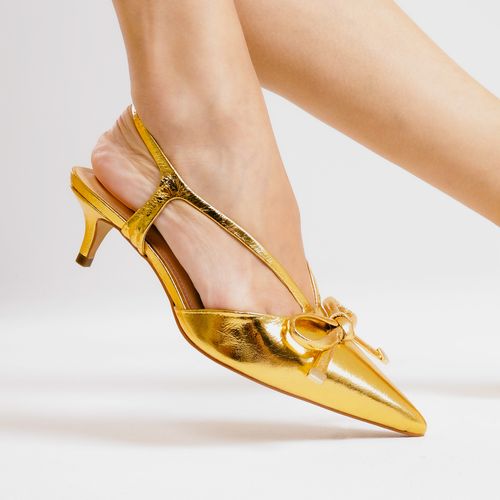 Slingback Couro Ouro Salto Baixo Cecconello 2629012-2